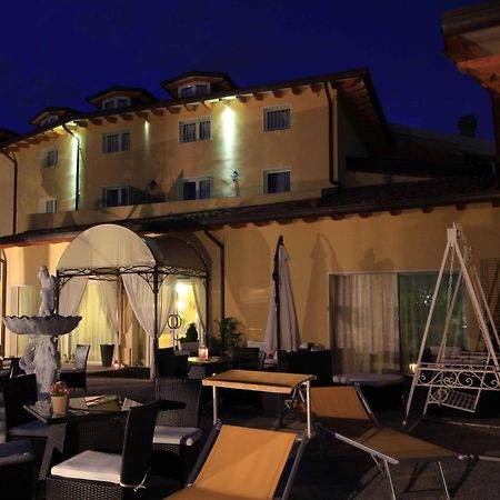 Borgo Dei Poeti Romantik Hotel Manerba del Garda Ngoại thất bức ảnh