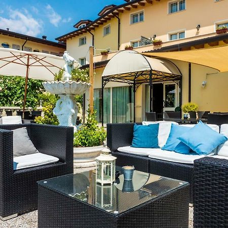Borgo Dei Poeti Romantik Hotel Manerba del Garda Ngoại thất bức ảnh