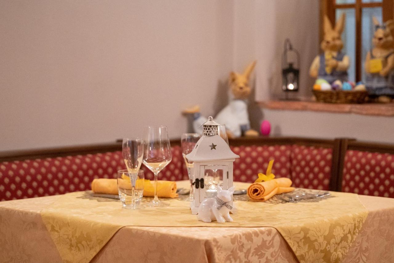 Borgo Dei Poeti Romantik Hotel Manerba del Garda Ngoại thất bức ảnh