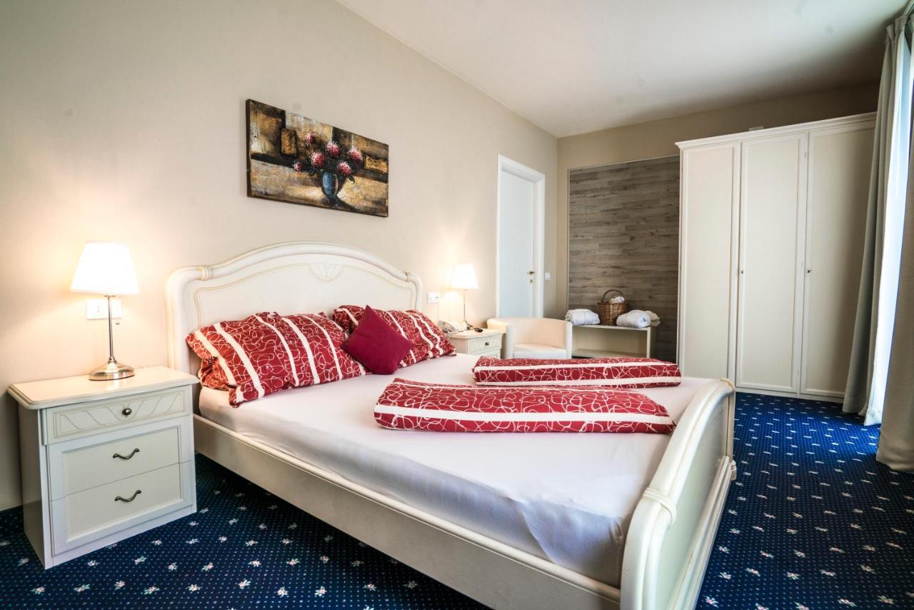 Borgo Dei Poeti Romantik Hotel Manerba del Garda Ngoại thất bức ảnh