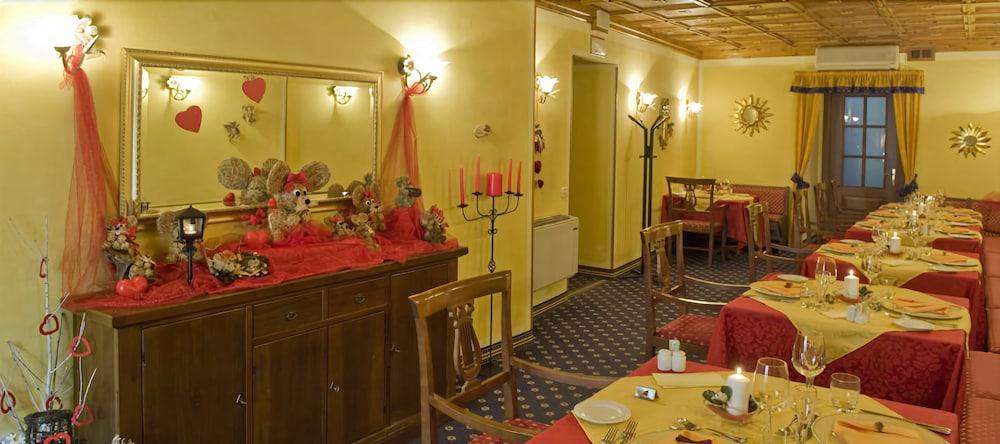 Borgo Dei Poeti Romantik Hotel Manerba del Garda Ngoại thất bức ảnh