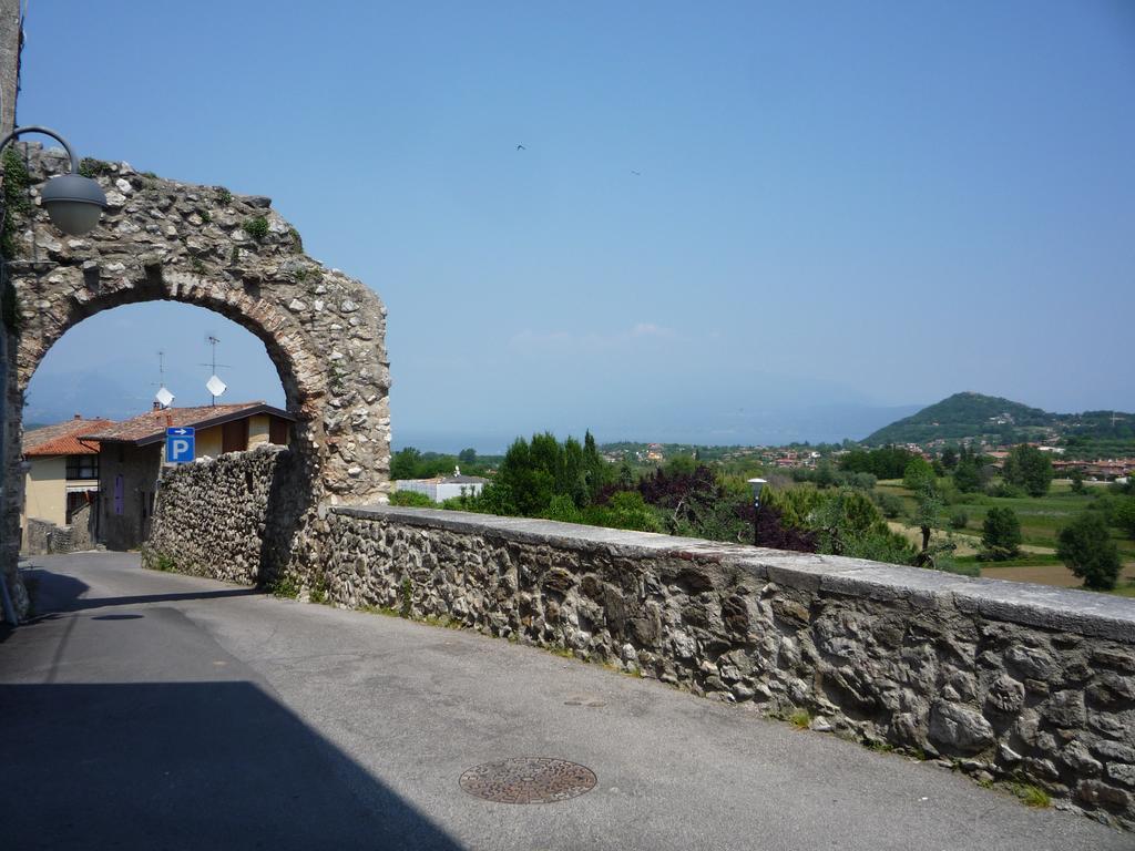 Borgo Dei Poeti Romantik Hotel Manerba del Garda Ngoại thất bức ảnh