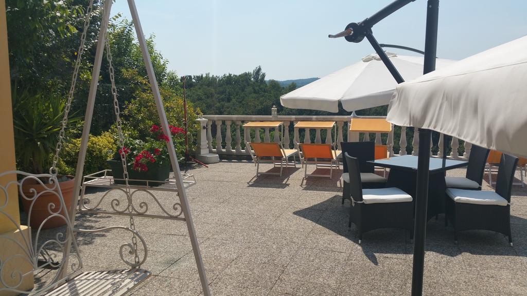 Borgo Dei Poeti Romantik Hotel Manerba del Garda Ngoại thất bức ảnh