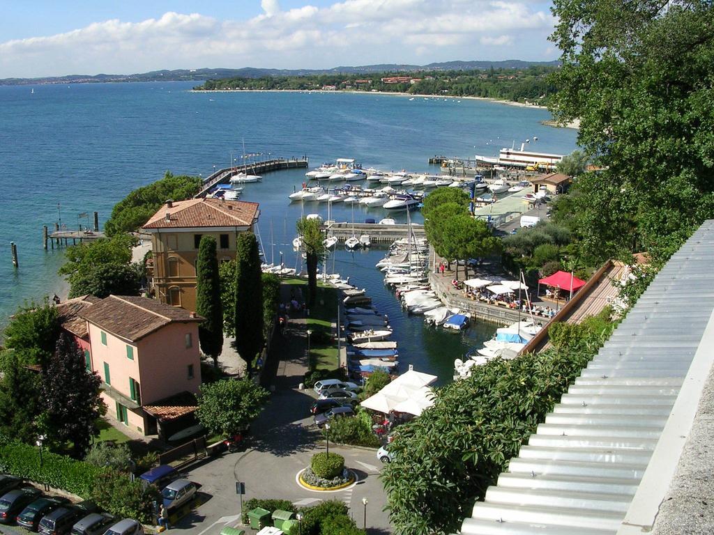 Borgo Dei Poeti Romantik Hotel Manerba del Garda Ngoại thất bức ảnh