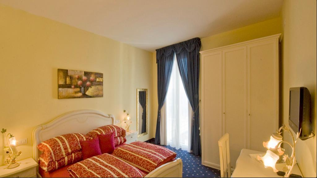 Borgo Dei Poeti Romantik Hotel Manerba del Garda Ngoại thất bức ảnh
